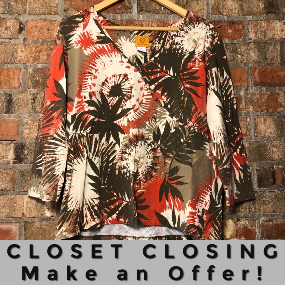 Ruby rd olive coral white tropical patterned top
